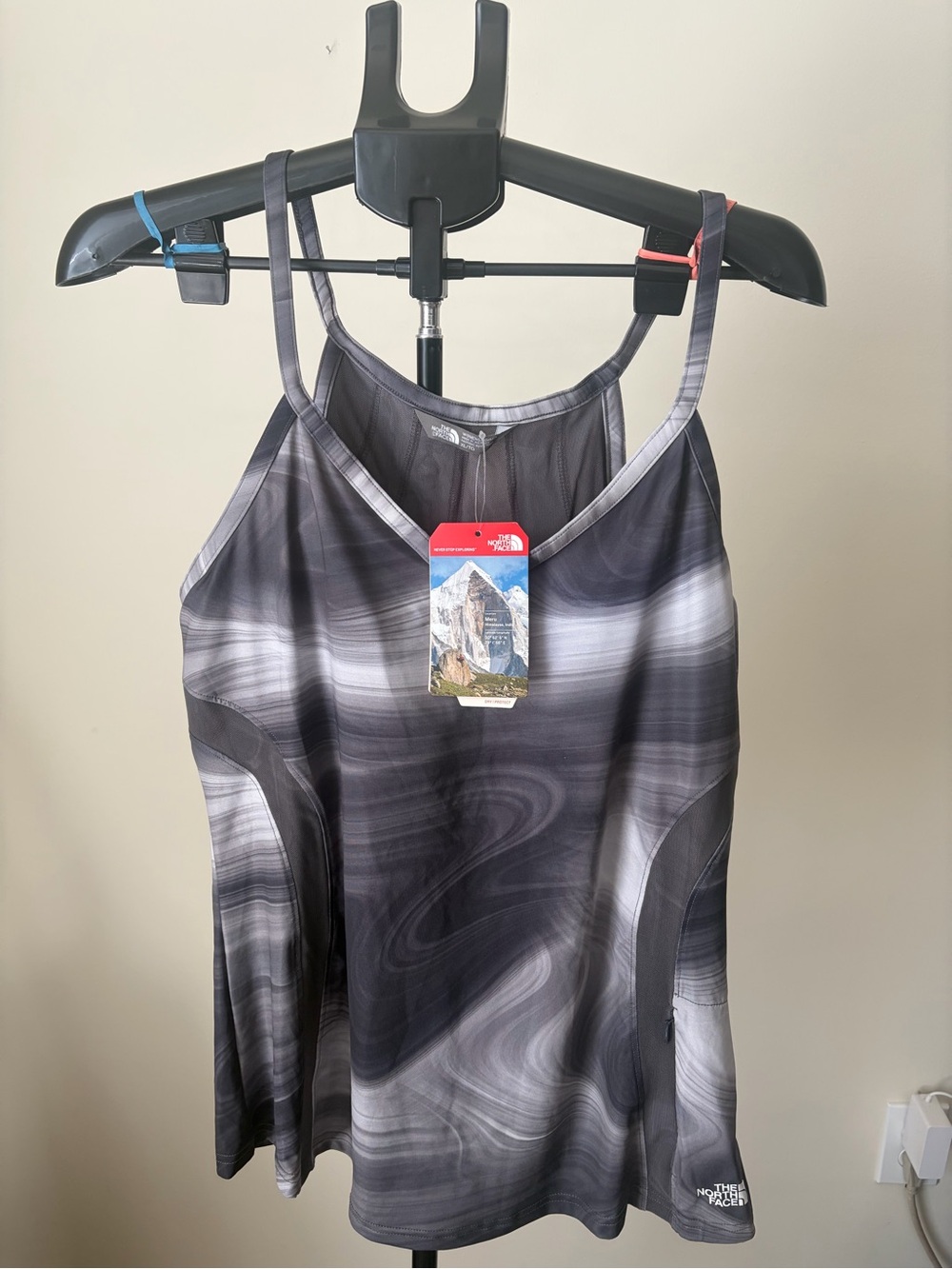 NWT The North Face Rio Tank Swirl Print XL - Built-In Bra Racerback